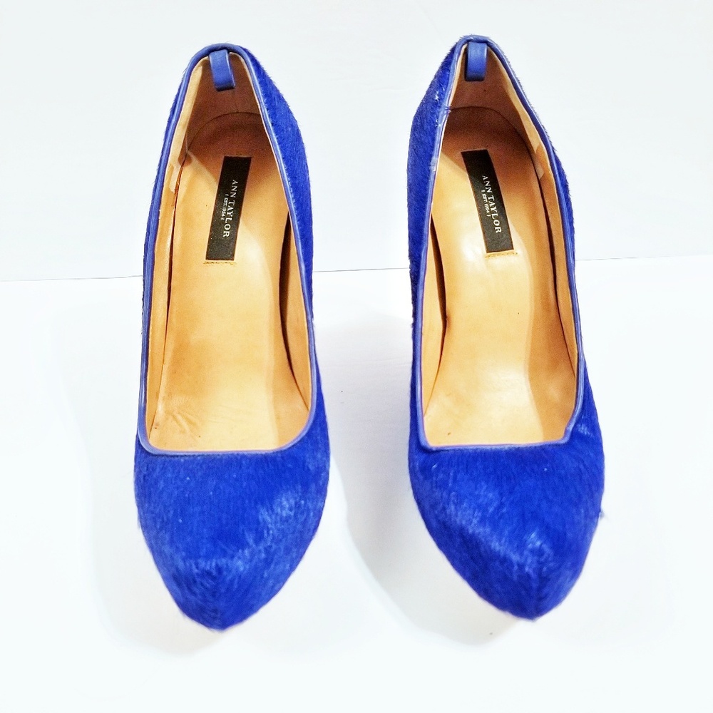 ANN TAYLOR Stunning Blue pointy-toe wedges 6.5